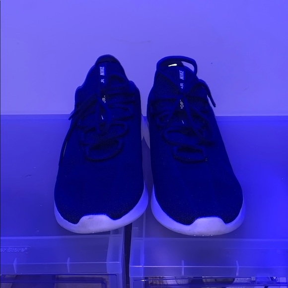 Nike sportswear shoes - Picture 4 of 4